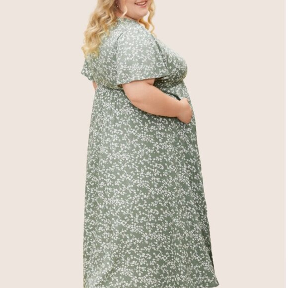 Bloomchic Plus Size Flutter Sleeve Ditsy Floral Pocket Split Maxi Dress - Picture 3 of 4